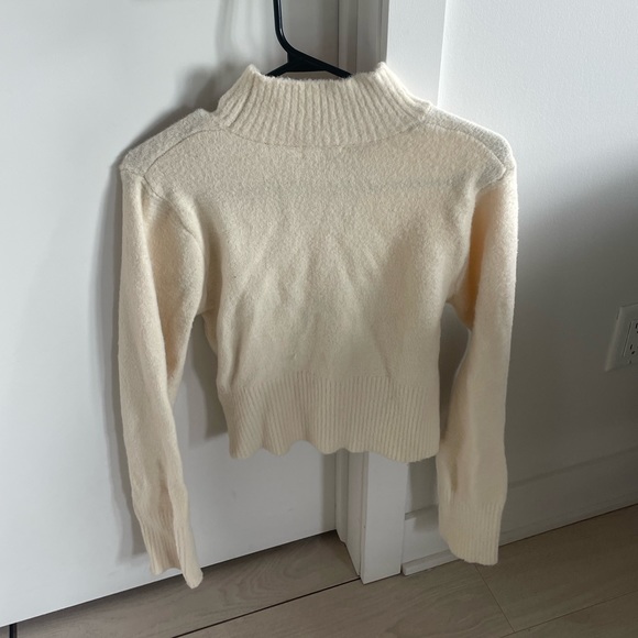 Cream cropped turtleneck - Picture 2 of 2